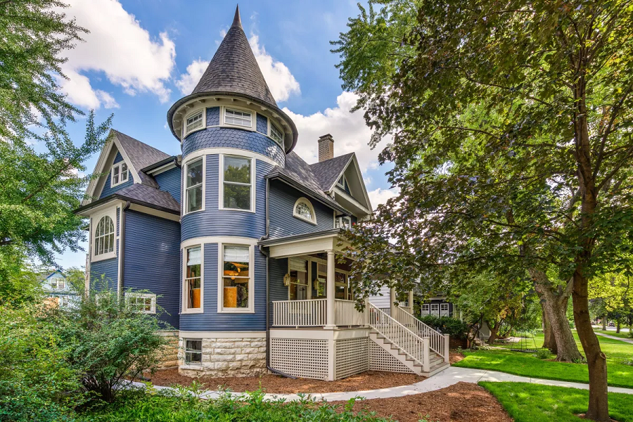 Reinvention of an Historic Oak Park Home