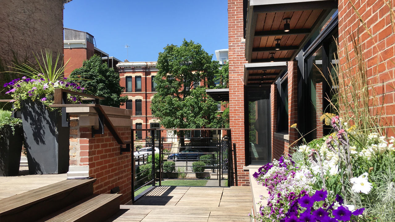 Custom LEED family home in Lincoln Park