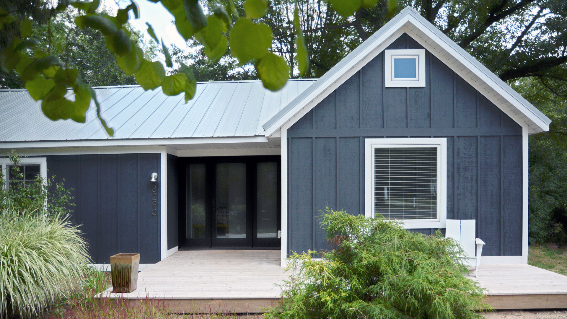 modern Lakeside, Michigan cabin designed by Elements Architects