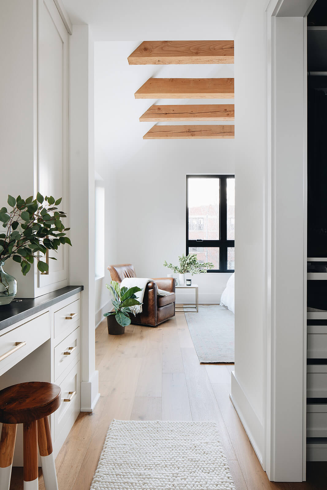 entrance area urban family home